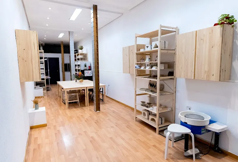 Adriana Machado Studio - Tienda de cerámica en Madrid - foto 2