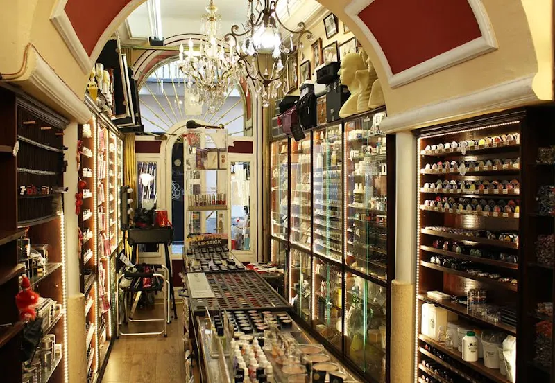 Harpo | Tienda de Maquillaje Profesional y Caracterización FX - Tienda de cosméticos en Madrid - foto 3