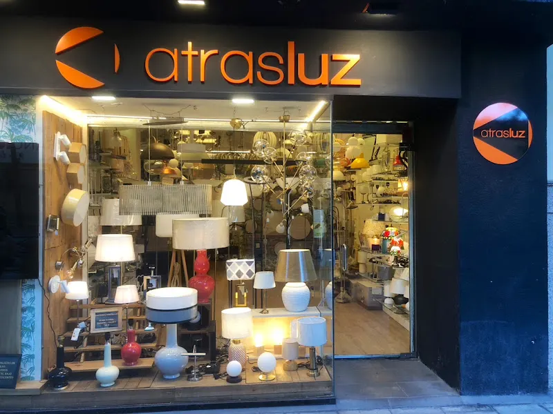ATRASLUZ Iluminación