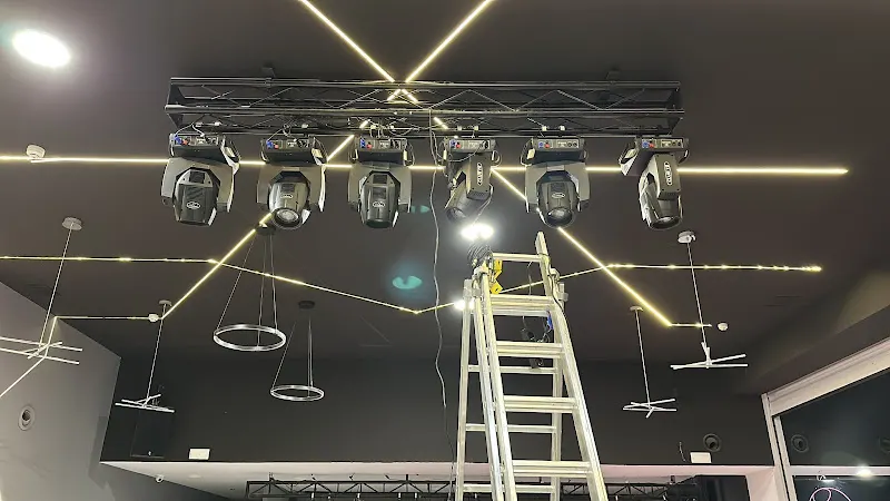 Audiosur Madrid - Proveedor de equipos de iluminación de escenarios en Alcorcón - foto 2