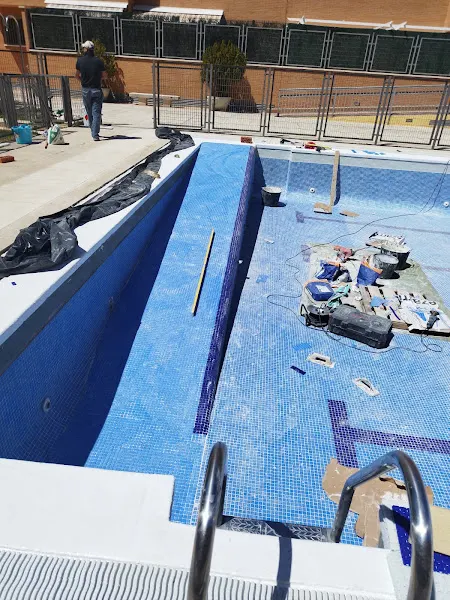 SalvaPiscinas - SPG - Servicio de mantenimiento de piscinas en Madrid - foto 2