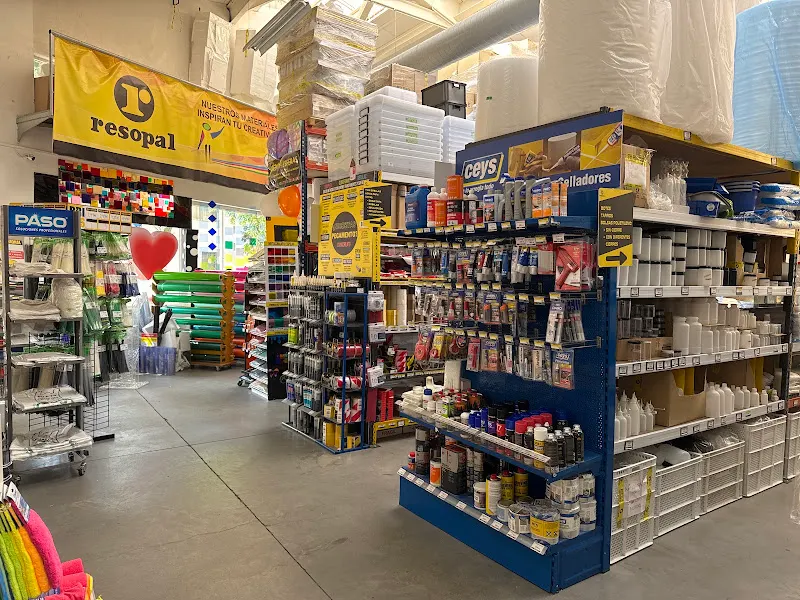 Resopal - Empresa de fabricación de plástico en Madrid - foto 3