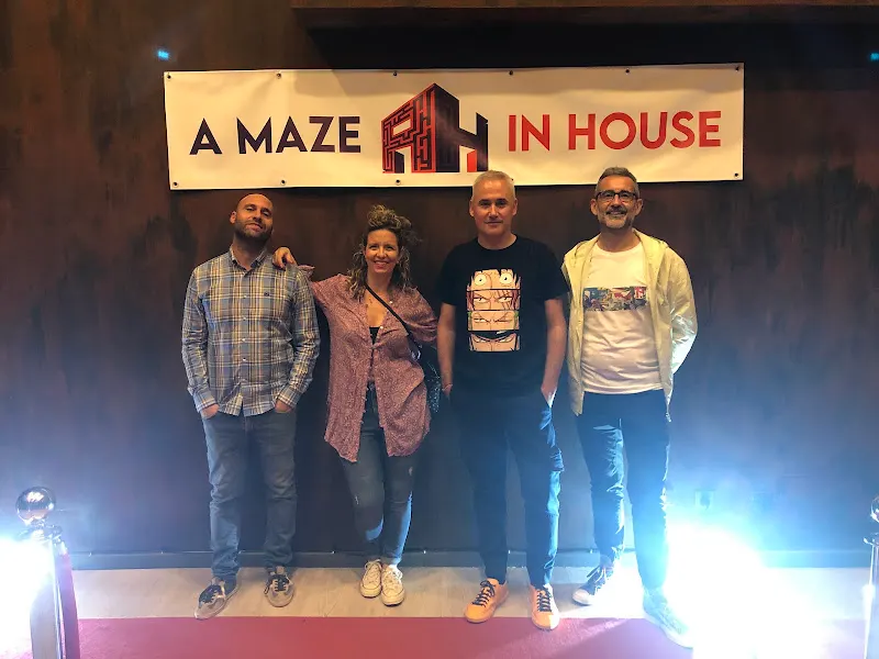 A Maze in House - Escape Room