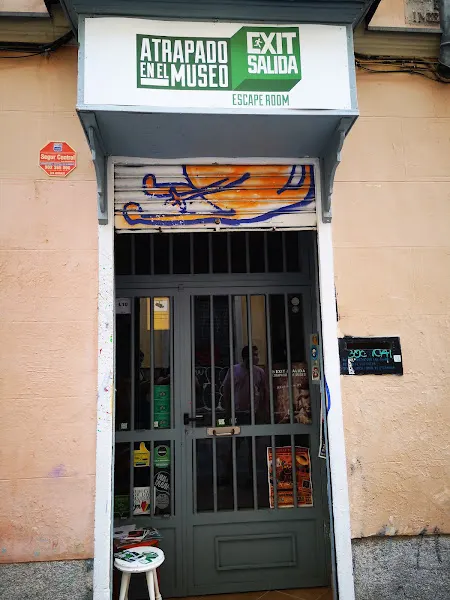 EXIT/SALIDA - Escape room Madrid - Atrapado en el Museo - Madrid