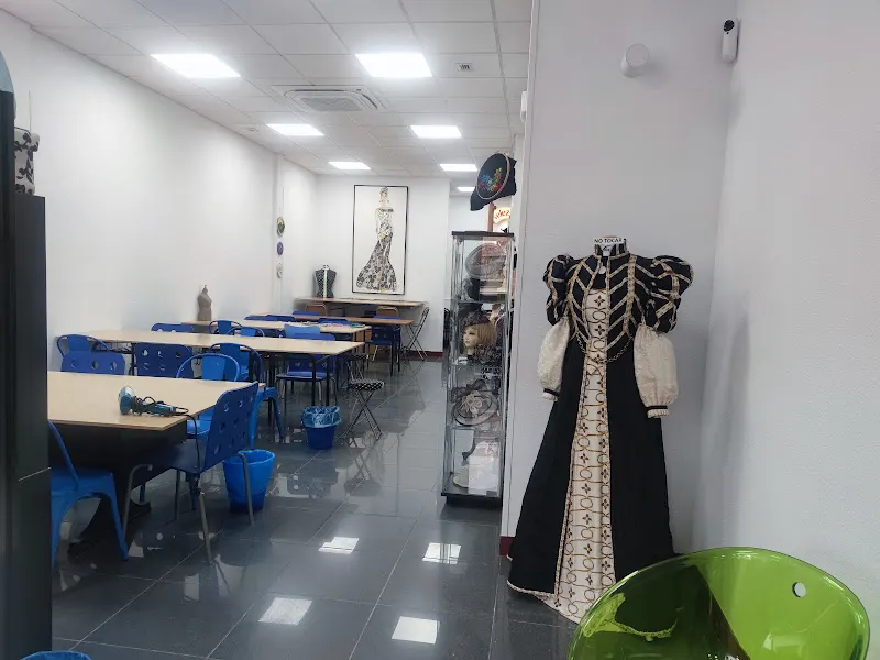 Academia Vélez-Per, Escuela de Diseño y Moda y Corte y Confección