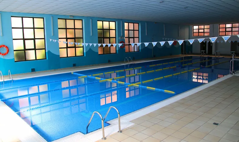 NATACION INFANTIL y MATRONATACION LA BRUJULA