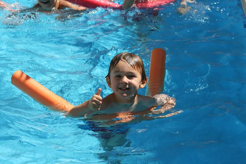 NATACION INFANTIL y MATRONATACION LA BRUJULA - Escuela de natación en Madrid - foto 2