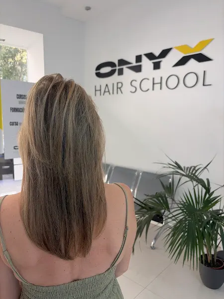 ONYX HAIR SCHOOL - Escuela de peluquería - Escuela de peluquería en Madrid - foto 2