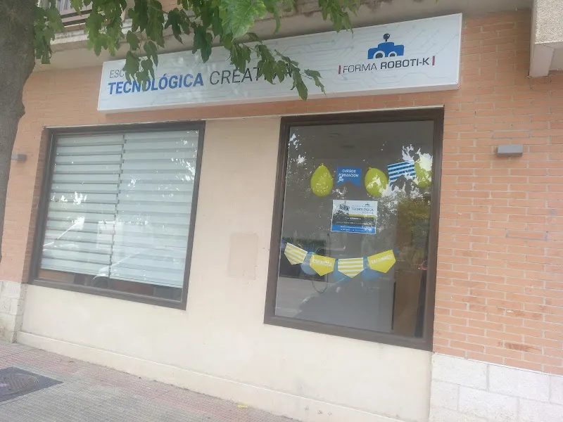Forma Roboti-k | Extraescolares, cursos y talleres virtuales, team-buildings, eventos, etc - Escuela técnica en Coslada - foto 2