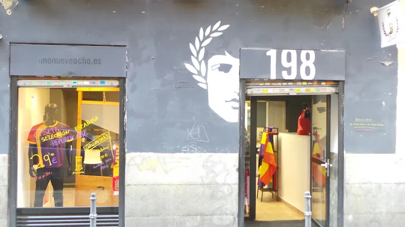 198 | Unonueveocho | Marca de ropa