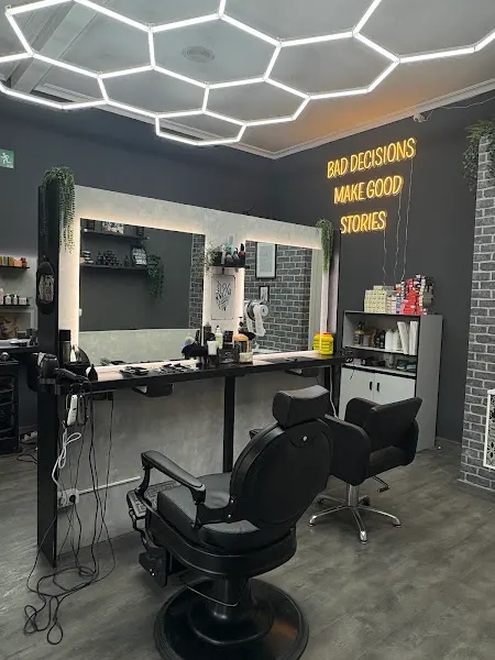 Los Embajadores 96 Barberia - Peluquería en Madrid - foto 2