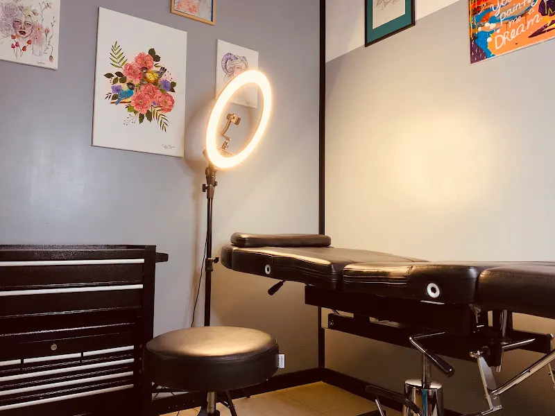 Tatuajes línea fina Madrid | Calamaria