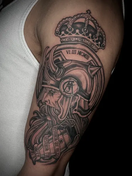 BLACK VIBORA TATTOO - Tirso de Molina - Estudio de tatuajes en Madrid - foto 2