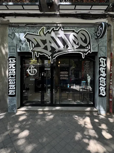 Gracias A Dios Tattoo - Estudio de tatuajes en Madrid - foto 2