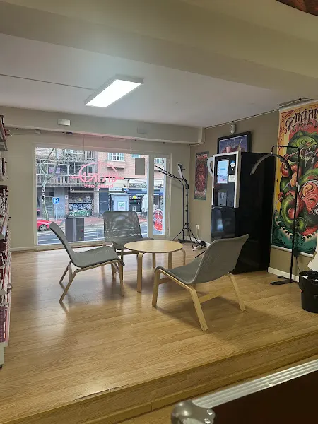 Akira Body Art Delicias - Tienda de piercings y tatuajes en Madrid - foto 3