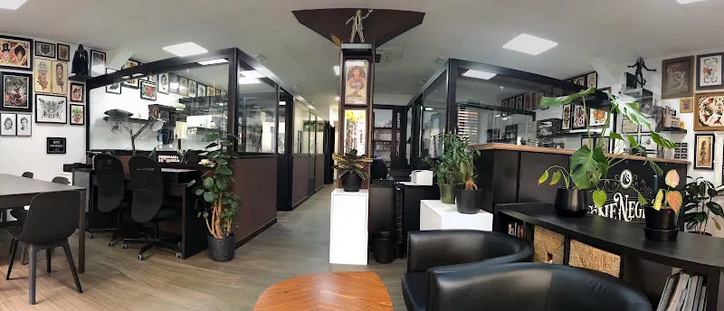 El Cisne Negro Tattoo - Estudio de tatuajes en Madrid - foto 2