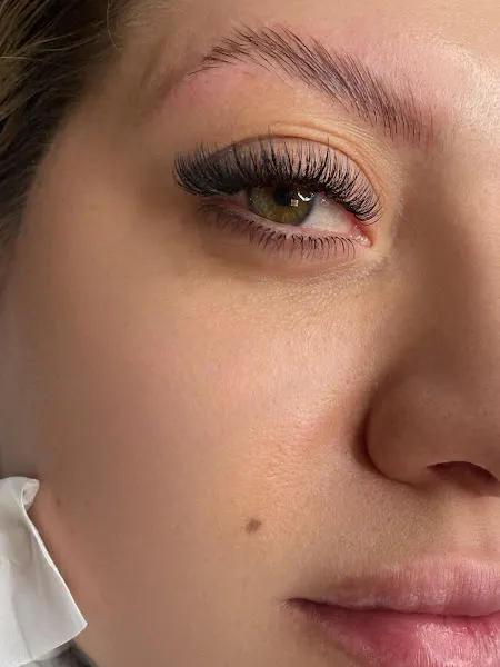 LOOK MY LASHES by Helen