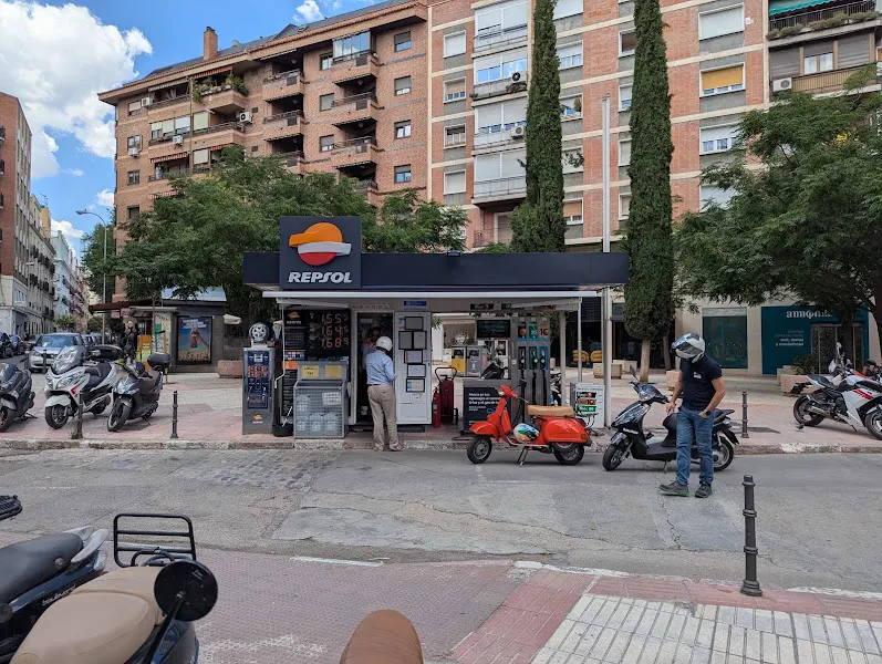 Estación de Servicio Repsol