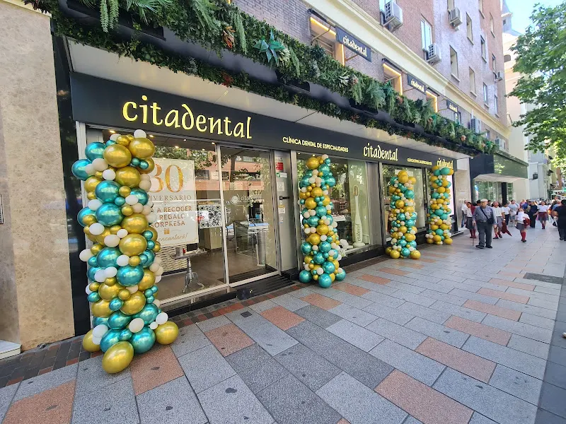 La Mansión de las Flores y Globos