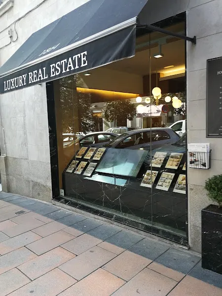 John Taylor - Agencia inmobiliaria en Madrid - foto 2
