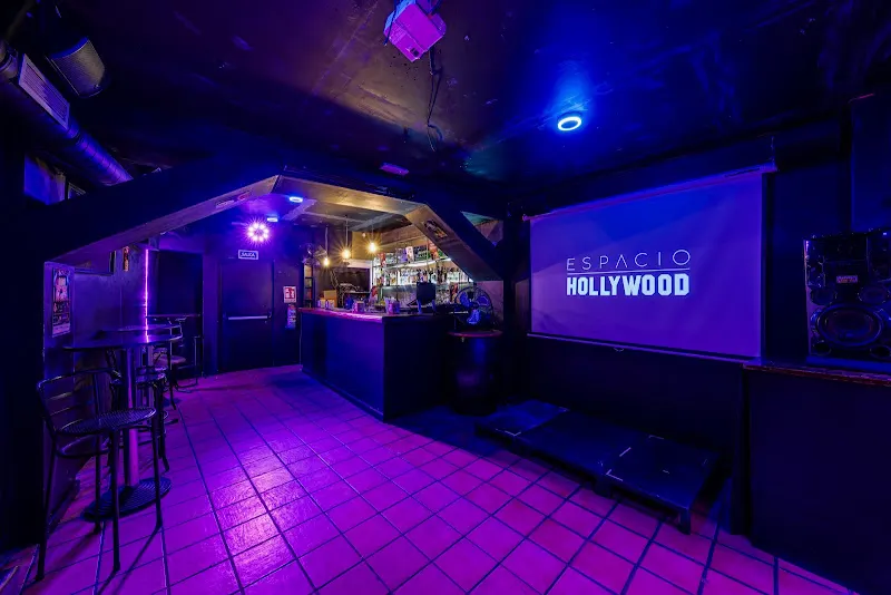 ESPACIO HOLLYWOOD - Karaoke en Madrid - foto 2