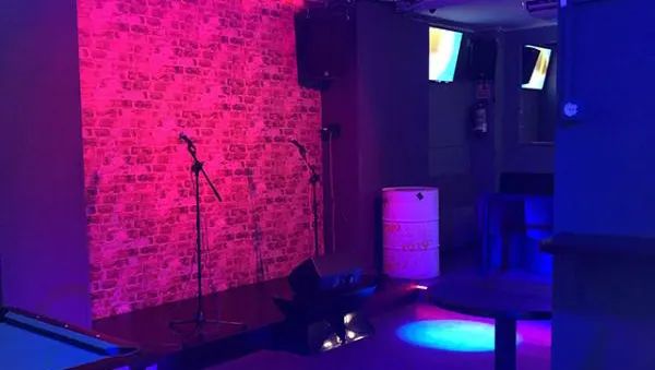 Karaoke Decibelios - Madrid