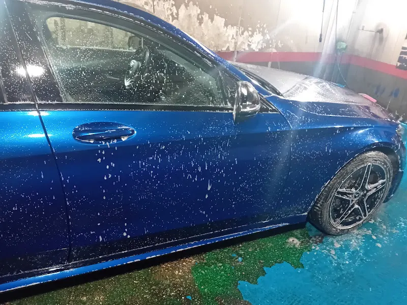 Lavado de coches a mano nivel sótano 3