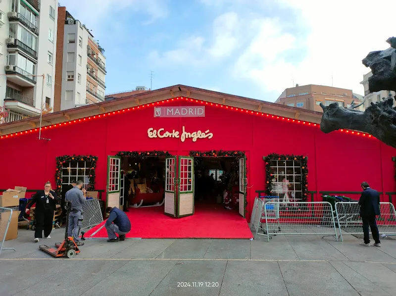 Mercadillo navideño El Corte Inglés - Tienda de artículos para el hogar en Madrid - foto 2