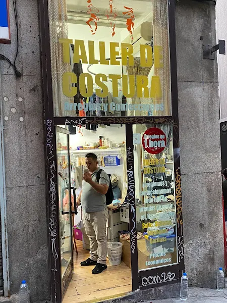 Taller De Costura YOLY - Tienda de arreglos de ropa en Madrid - foto 2