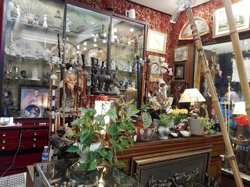 Fabrica de paraguas.Casa Mier.La casa de los bastones.