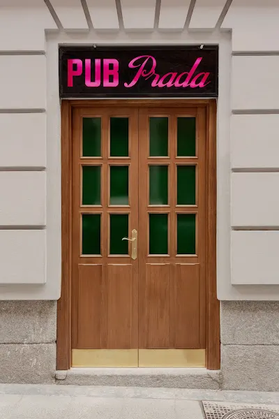 Pub Prada