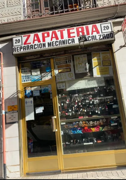 Zapatero-Reparación Mecanica De Calzado