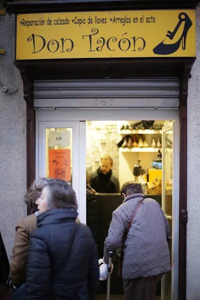 Don Tacón