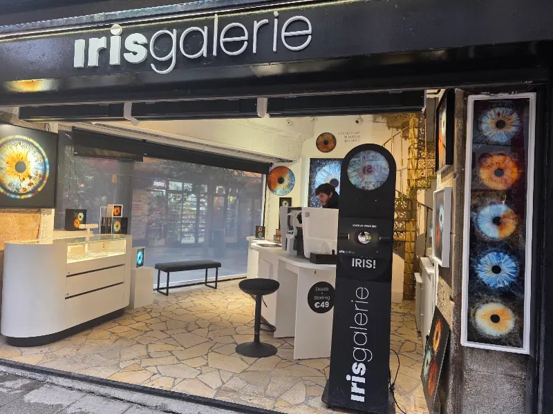 Iris Galerie Madrid Postas