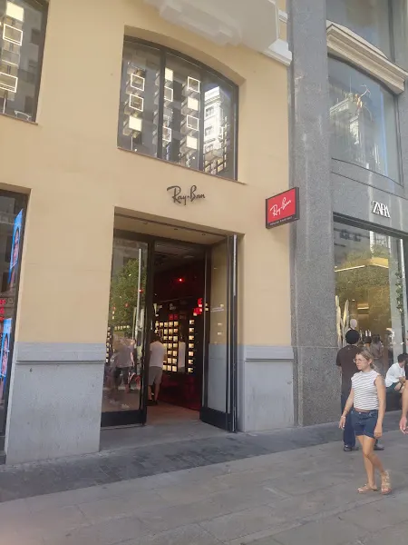 Ray-Ban