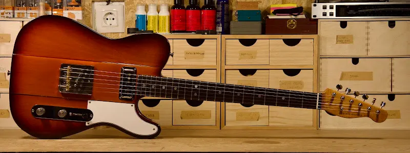 Taller de instrumentos Urdiain Guitars