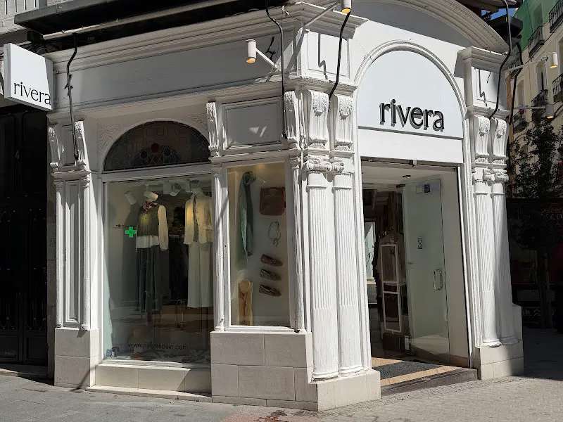 Rivera Letras | Elisa & Eduardo Rivera Plaza del Ángel