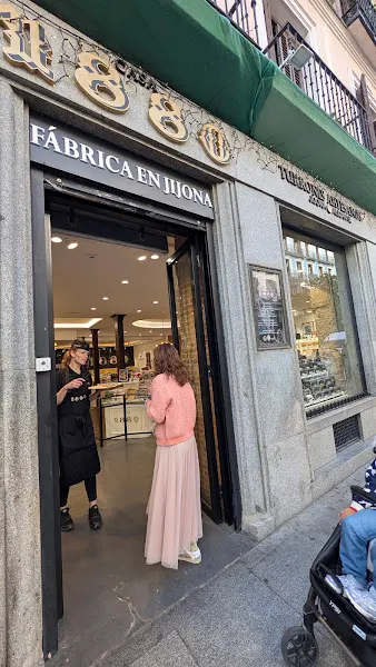 Turrones Casa 1880 - Tienda de delicatessen en Madrid - foto 2