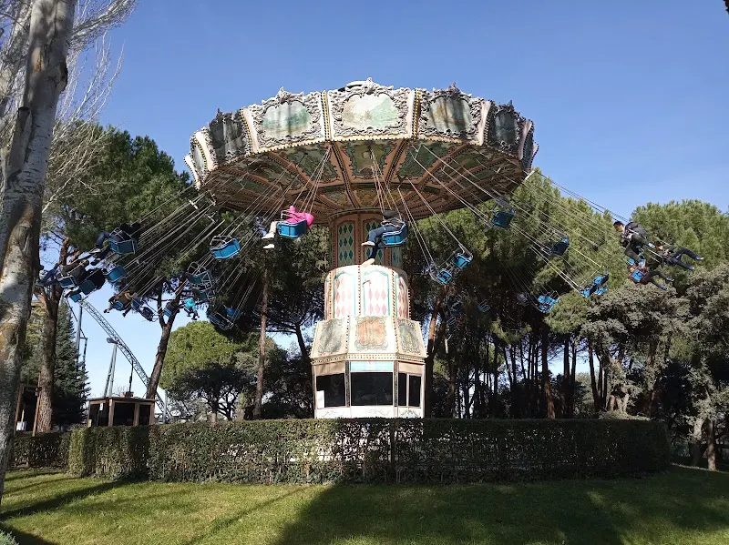 Sillas Voladoras - Parque de atracciones en Madrid - foto 2