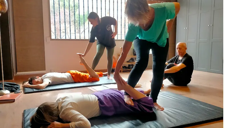 RAK SAENG - Escuela y Centro de Masaje Tailandés en Madrid - Madrid