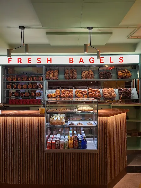 Mazál Bagels & Café
