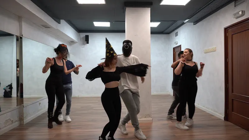 Clases de Bachata y Heels